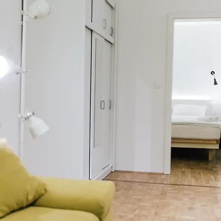 Center Ii - Kersnikova *